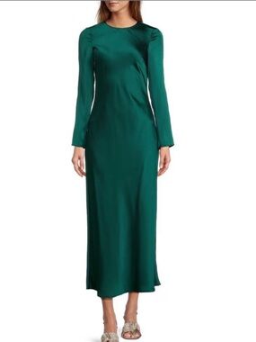 NWT Antonio Melani
Asher Satin Crew Neck Long Sleeve Maxi Dress